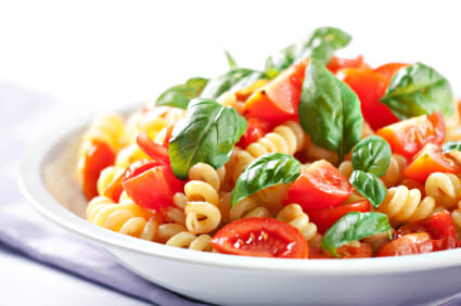 Pasta with fresh tomatoes and basil