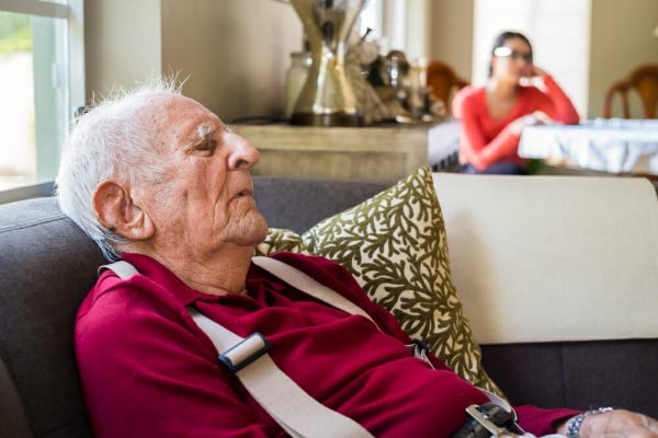 Do Fewer Nightly Dreams Mean Higher Dementia Risk in Seniors?