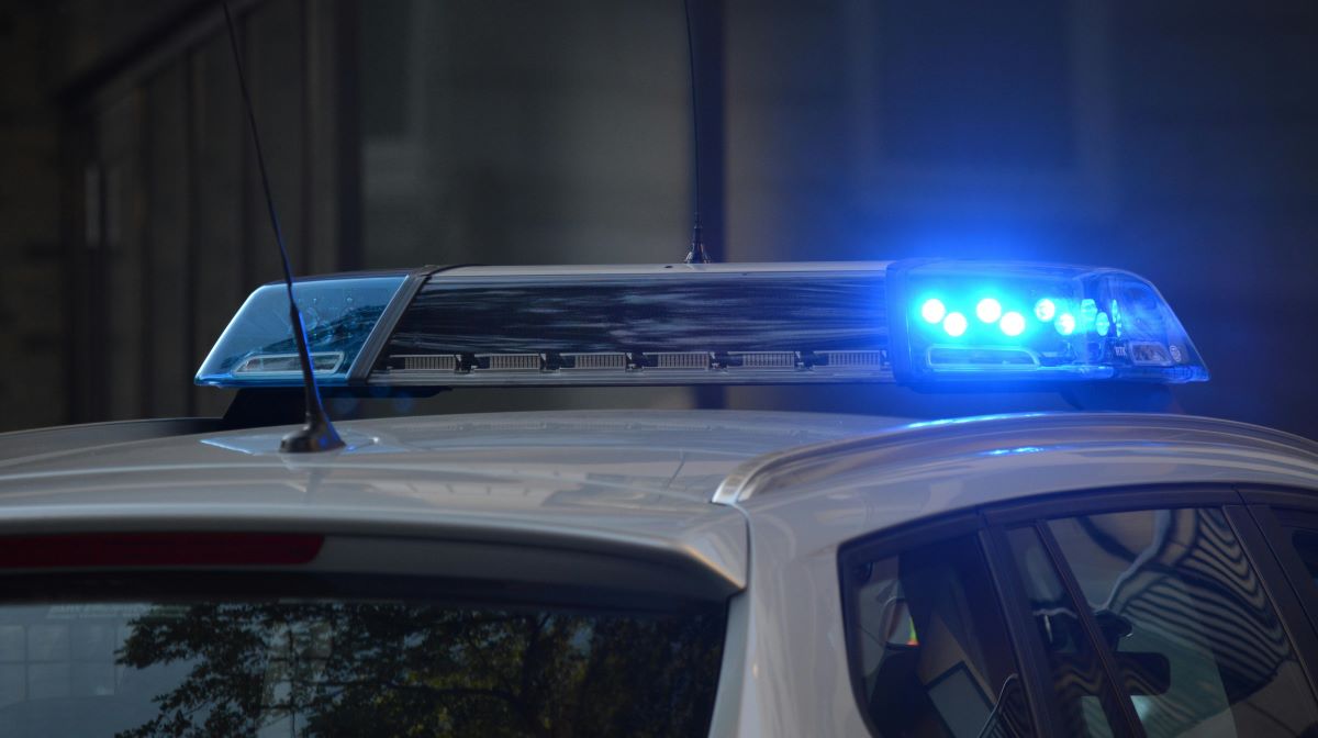 Police lights symbolizing federal investigation in response to healthcare fraud